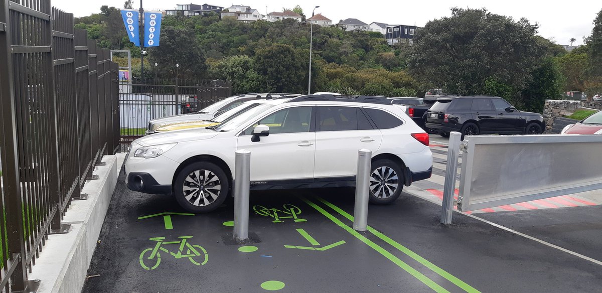 Kristiann_NZ's tweet photo. Is there gridlock on your commute too? 🚲🛴🛹 @aucklandcouncil @WspringsFC @MOTAT_NZ @BikeAKL @stateless https://t.co/2m61sSCJsw