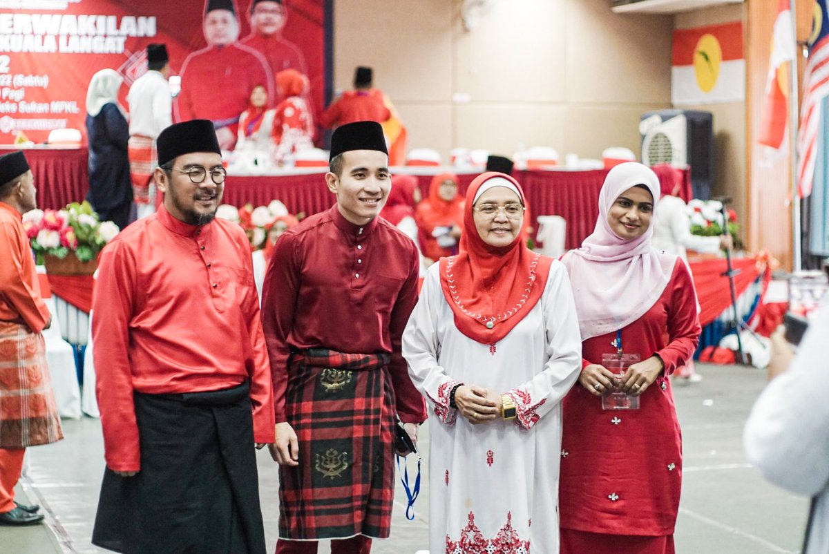 ShahrilComms's tweet photo. Alhamdulillah segalanya berjalan dengan lancar.

‘Kestabilan dan Kemakmuran’ akan menjadi tema yang dibawa oleh UMNO Kuala Langat untuk memastikan kemenangan Barisan Nasional di Kuala Langat. https://t.co/4gGynVdTbp