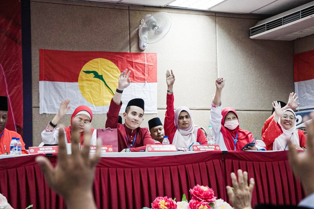 ShahrilComms's tweet photo. Alhamdulillah segalanya berjalan dengan lancar.

‘Kestabilan dan Kemakmuran’ akan menjadi tema yang dibawa oleh UMNO Kuala Langat untuk memastikan kemenangan Barisan Nasional di Kuala Langat. https://t.co/4gGynVdTbp