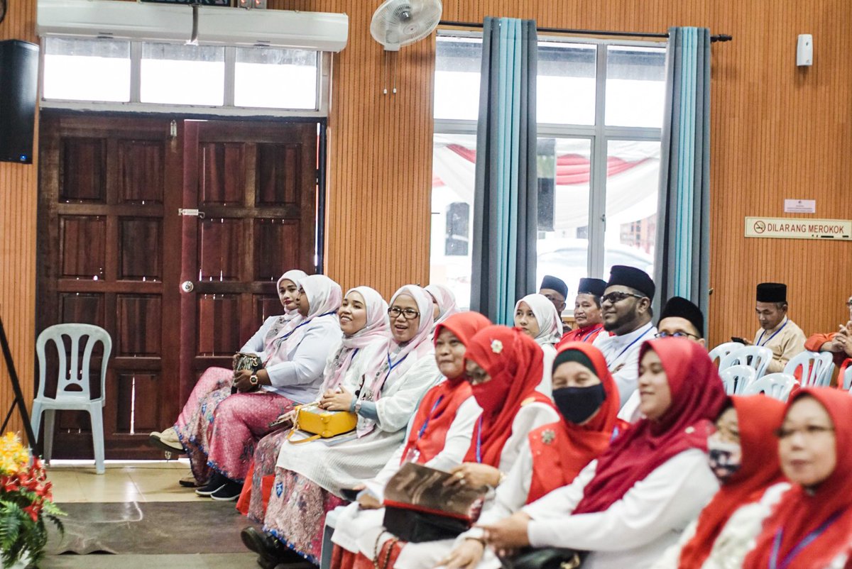 ShahrilComms's tweet photo. Alhamdulillah segalanya berjalan dengan lancar.

‘Kestabilan dan Kemakmuran’ akan menjadi tema yang dibawa oleh UMNO Kuala Langat untuk memastikan kemenangan Barisan Nasional di Kuala Langat. https://t.co/4gGynVdTbp