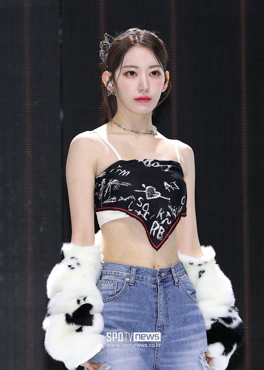 LE SSERAFIM SAKURA 르세라핌 사쿠라 on X: 