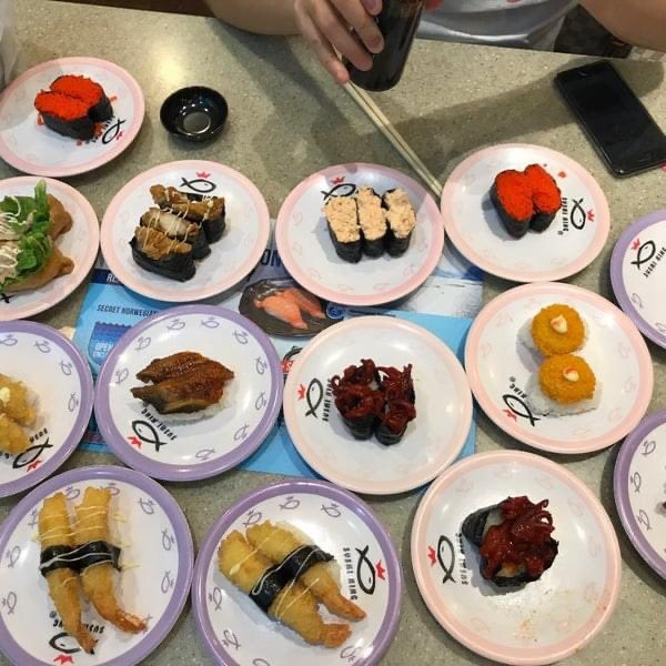 Harini wehh,.. makan Sushi sampai lebamm!!! 

Start harini sampai 20 Oktober, 4 hari je Sushi King buat Bonanza. Melantak sampai 50 jenis menu, bukan setakat sushi jeee.
