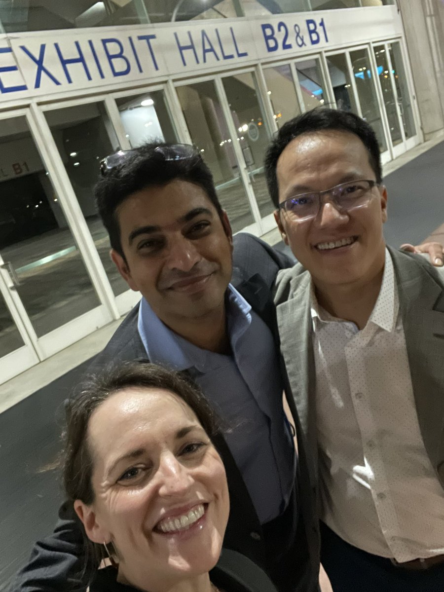 #HPBfamily knows no strangers! What a treat to catch @rao_pbr (not pictured) & @drvikasdudeja on the walk home from dinner with @HopSTranCao et al. So grateful for #diastole and world problem solving with @timofran1 @timnewhook19 @cscallyMD @RSnyder_MD & @Seanpcleary