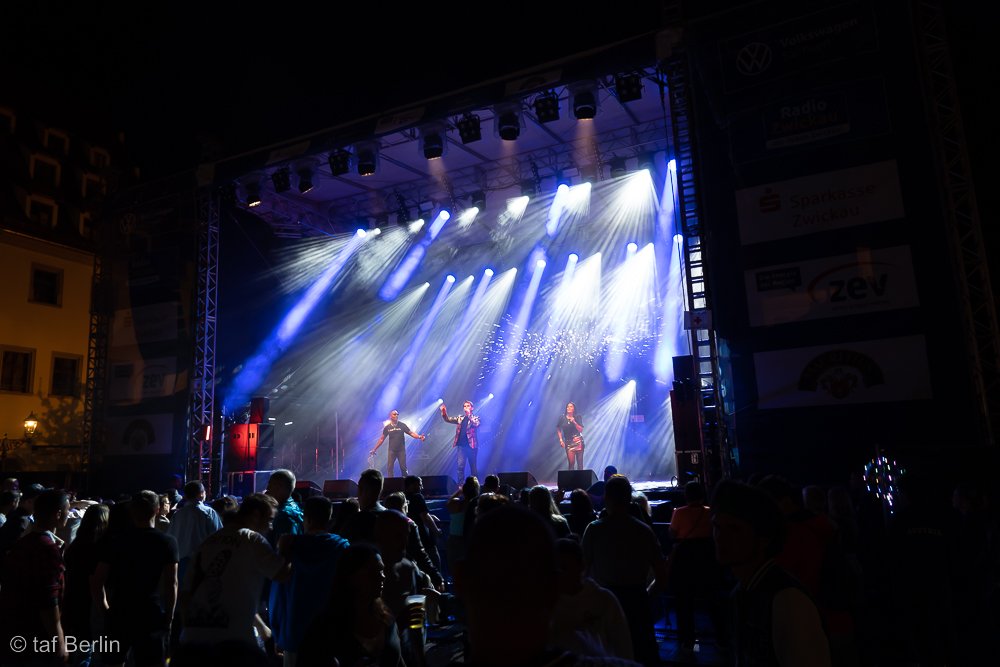 tafBerlinEvent's tweet photo. Drei Nationen musikalisch vereint! 
Party Admiral - Die Hits der 90-er! 
https://t.co/gPXo5VPuOq https://t.co/tVrzbDNh79