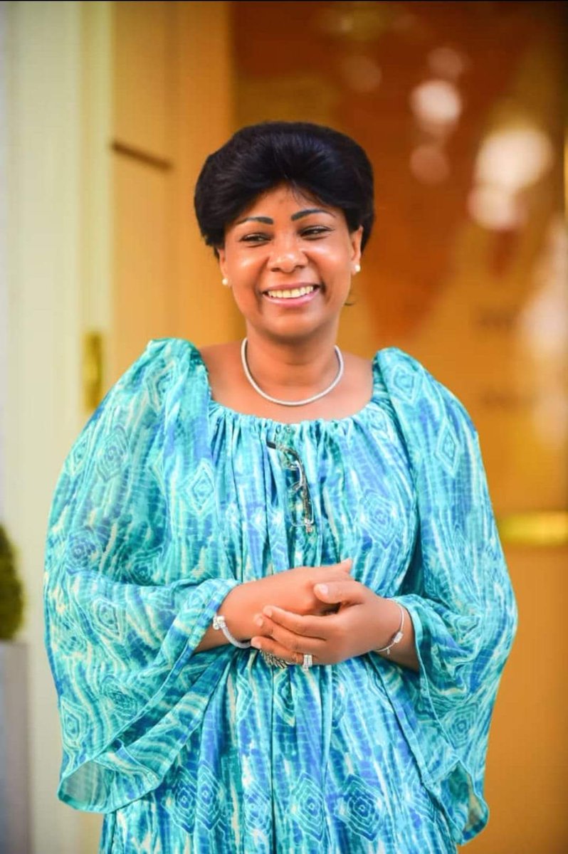 Bon début de semaine à tous avec <a href="/KabilaOlive/">Marie-Olive Lembe Kabila</a> ,La préférée des tous les cadres et militants des différents partis politiques #PPRD, #UDPS, #AFDC, #UNC, #ENSEMBLE, #MLC, #ECIDE, #NOUVEL_ELAN, #ENVOL...