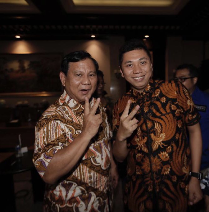 jansen_jsp's tweet photo. Baca postingan teman2 @Gerindra ultah ke 71 ternyata hari ini pak @prabowo. Selamat ulangtahun pak Prabowo, panjang umur sehat selalu. Kami doakan sukses jd Menhan dan membantu Presiden @jokowi 2 thn kedepan dlm menuntaskan persoalan rakyat.

Kami tunggu hasil Food estatenya pak. https://t.co/Iy8MmoNsIo