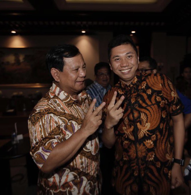 jansen_jsp's tweet photo. Baca postingan teman2 @Gerindra ultah ke 71 ternyata hari ini pak @prabowo. Selamat ulangtahun pak Prabowo, panjang umur sehat selalu. Kami doakan sukses jd Menhan dan membantu Presiden @jokowi 2 thn kedepan dlm menuntaskan persoalan rakyat.

Kami tunggu hasil Food estatenya pak. https://t.co/Iy8MmoNsIo