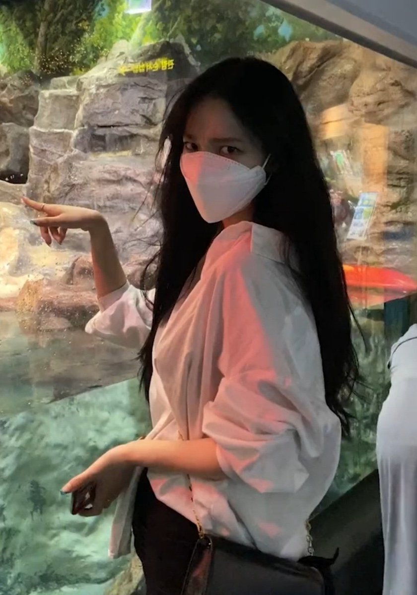 itchakarinax's tweet photo. พี่โฮมพามาเที่ยววันหยุด🤍🖤👧🏻 https://t.co/Ygf2dM6Tte
