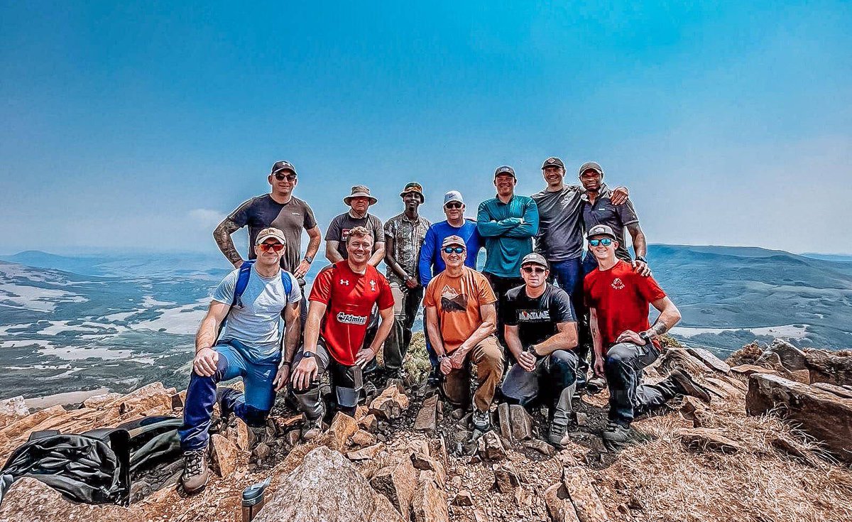 CorpsColRE's tweet photo. #Teamwork #BattlefieldStudy - great to take the @Proud_Sappers RHQ and @Engineers_CET to 🇿🇦 to study the Zulu & Boer War. Thank you Ron for the excellent delivery - so much learnt & many similarities to conflicts today. A key lesson - get your logistics sorted out; LE heaven 😄 https://t.co/q52glkPv7U