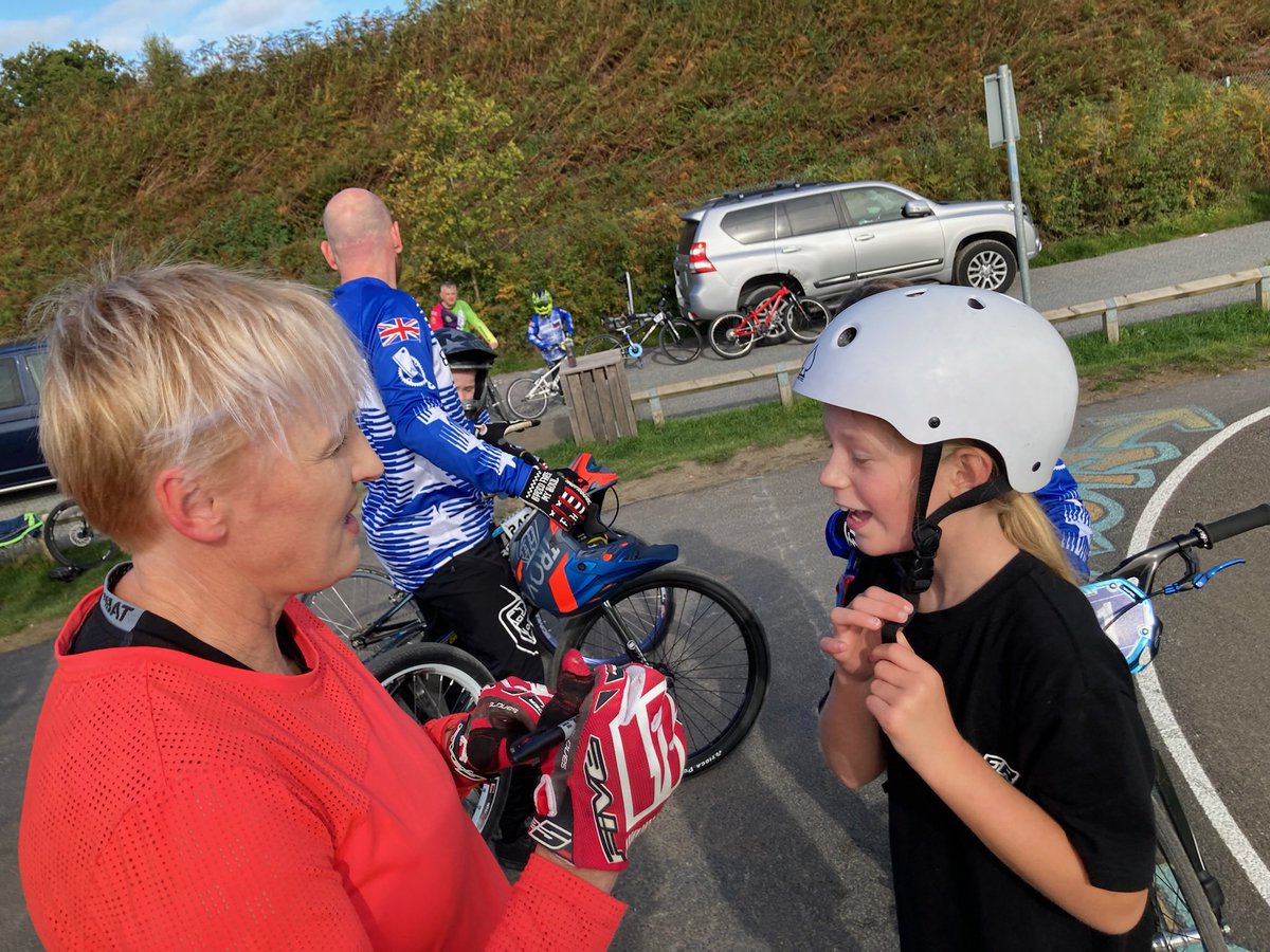marianneithomas's tweet photo. @taaraz you made my daughters day signing her helmet! She’s taking it to school for her biking day today to show it off! 🥰 thank you! #girlscan https://t.co/Jy2m4SA8Cz