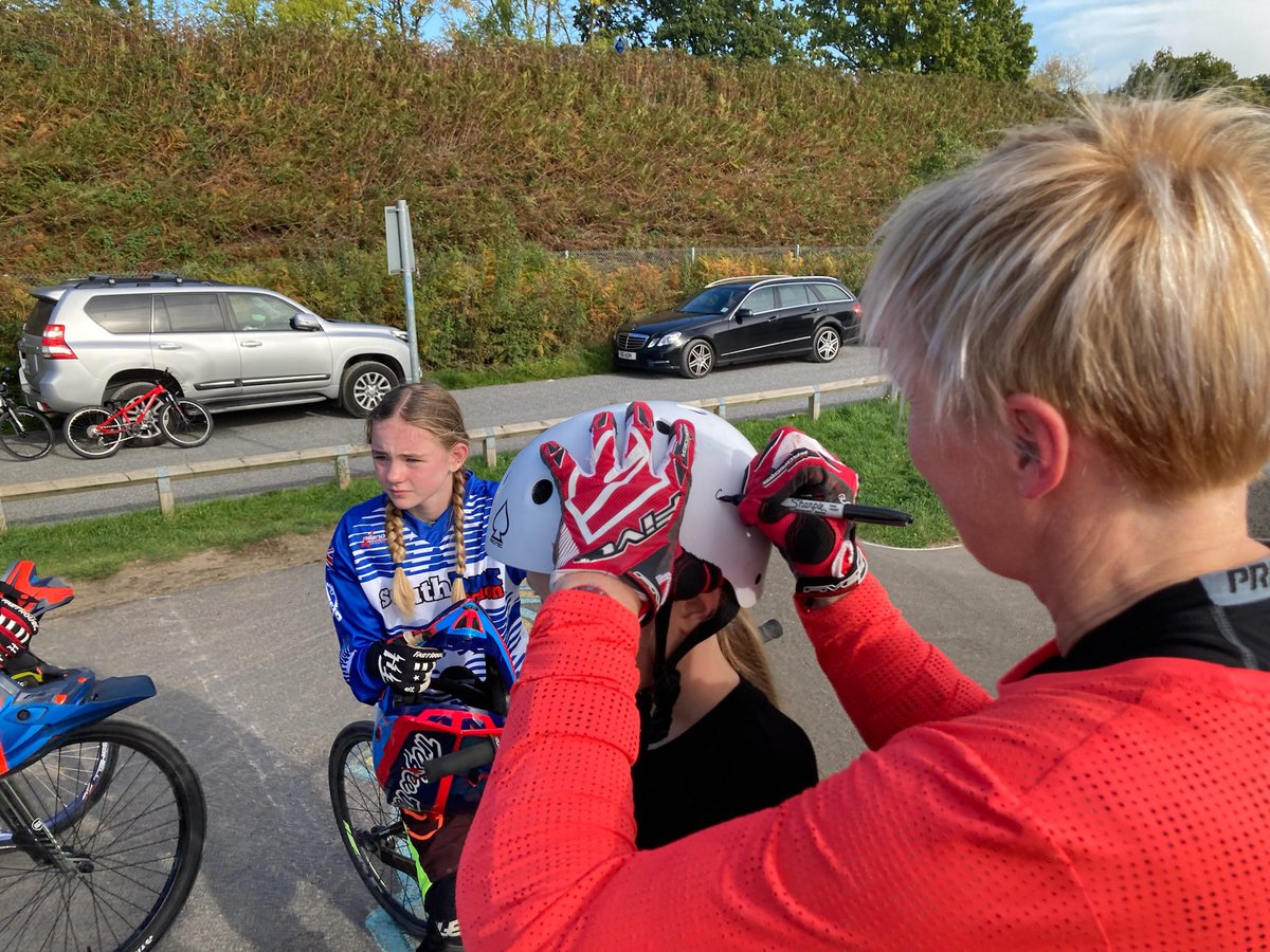 marianneithomas's tweet photo. @taaraz you made my daughters day signing her helmet! She’s taking it to school for her biking day today to show it off! 🥰 thank you! #girlscan https://t.co/Jy2m4SA8Cz