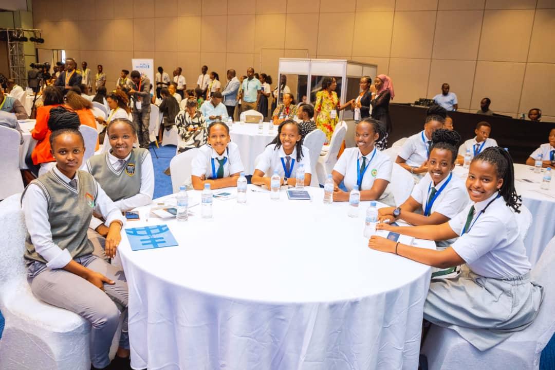 @unwomenrwanda @AGCCIAfrica @mjamme @NiyonkuruMarie4 @Tikikel @RwandaGender @UNRwanda @unwomenafrica A wonderful dialogue with young girls on opportunities in the digital space during #YouthConnektAfrica 2022. @johnunicef @MHouinato @NTikum @AnnaSaleemH @unwomenafrica