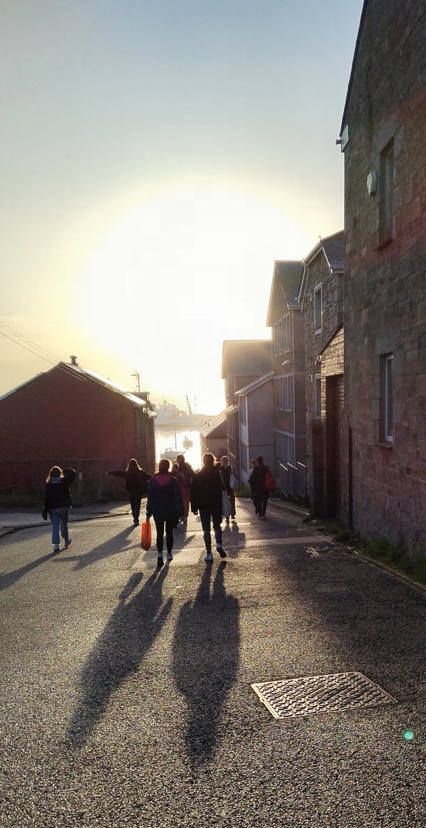 We've been truly spoilt, what an incredible and inspirational place, we will miss this sunrise from Penzance! 🌅 @artdepchs <a href="/CroydonHigh/">Croydon High School</a> #everygirleveryday @GDST
