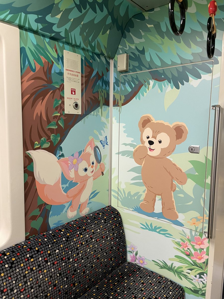 woomuch's tweet photo. 土曜日のランドは、フィルハーとホンテ乗って、あとはメダル作ってぶらぶら。運良くスプブもロッキンも見れたし、マジミュ初めて当たった🥰リゾラのメダルが欲しくて乗ってたらリーナベルラッピングも乗れて、ナイハイの花火もリゾラから見れたので大変満足でした。 https://t.co/QAsa5KlAtx