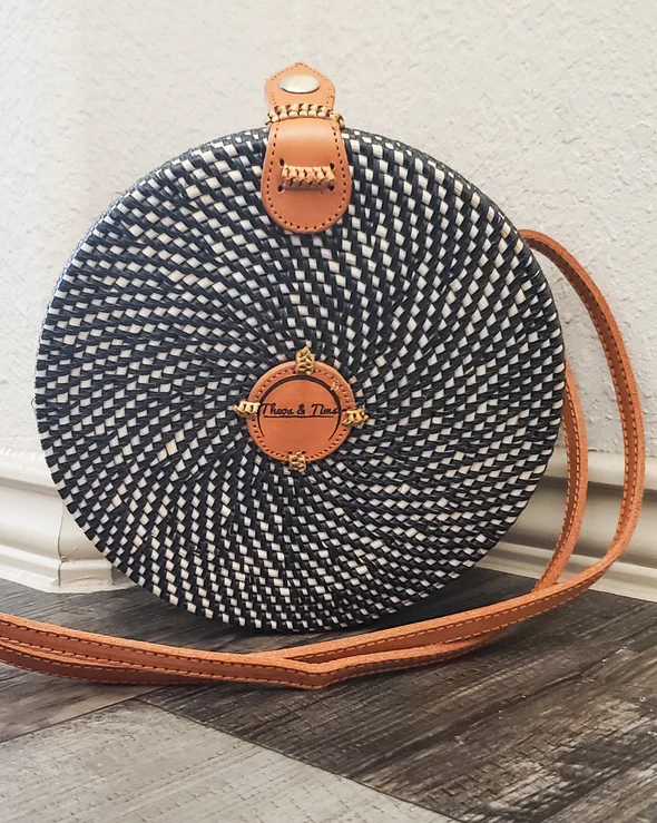 SStevensmith11's tweet photo. If you would like to style up your outfits with some chic bags or purses, then why not try out the latest collections of African handbags from Theos and Tims?
To visit: https://t.co/6ZjFDUK9lQ
#ankarabags #ankarafashion #ankara #ankarabag #ankarastyles  #africanfashion #fashion https://t.co/yMeCU3nPCb