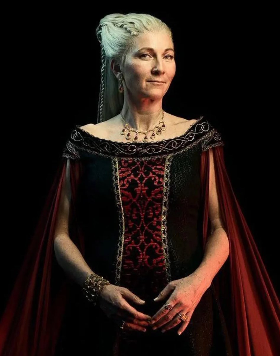 scribblycanvas's tweet image. QUEENS. ICONS 👑 #HouseOfTheDragon 
#Rhaenys
