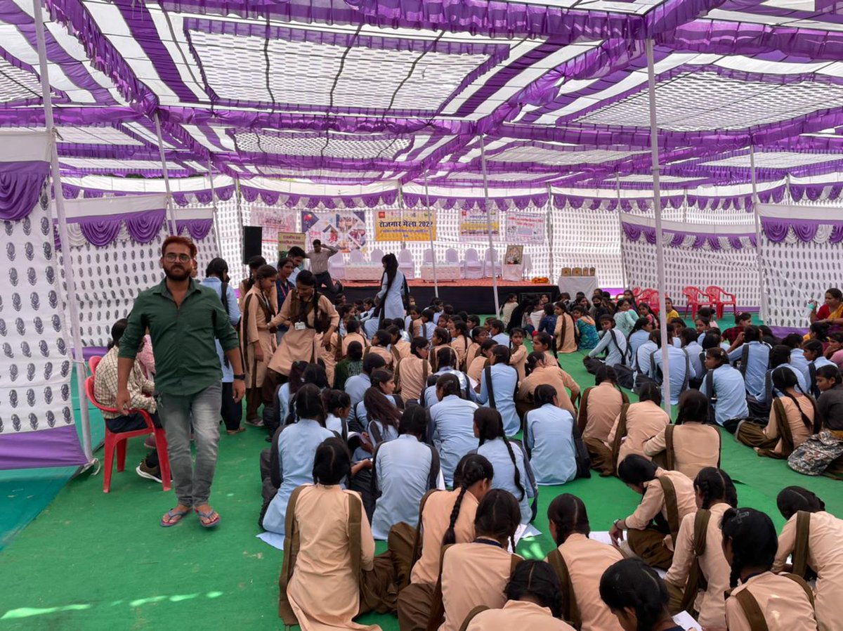 ManzilProject's tweet photo. Job Fairs organised by #ProjectManzil and @rajeduofficial in the districts of Udaipur and Tonk. As many as 15 employers interacted with over 100 students and youths on career prospects.
@smilefoundation @RajCMO @UdaipurDm @DCDMTonk https://t.co/MxXtNb5suj