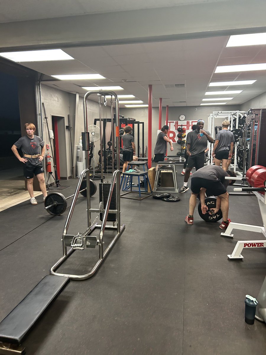 RLC_Baseball's tweet photo. Some Warriors got better tonight.  Off season let’s do this.  #wintheoffseason #workhard #getstronger #team https://t.co/eIsf7l9Y5h
