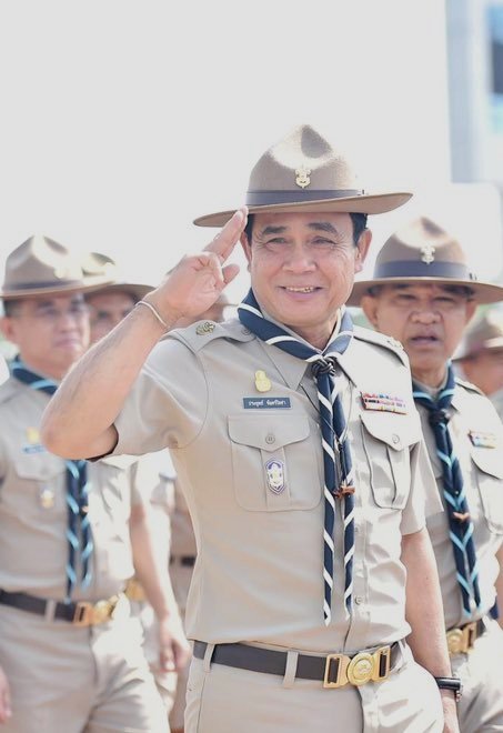 taxisiam's tweet photo. @GiJOE2538 เอาไป1กรุบ​ ด้วยเกียรติ​ของลูกเสือ ข้าพเจ้า​ขอสัญญาว่าจะรักชาติ​ ศาสนา​ และพระมหากษัตริย์​ 💖🙏💖

#ลูกเสือ​ #ลุงตู่ เย้ๆ https://t.co/lKQKuMfCrI