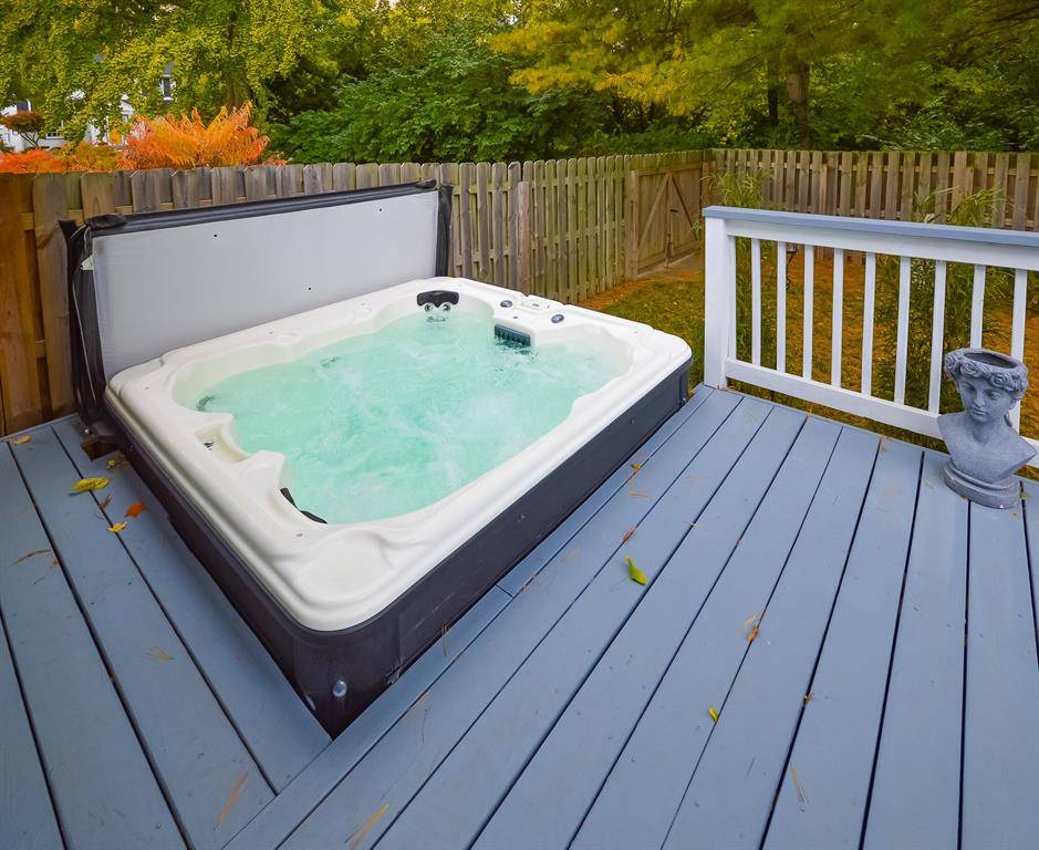 MikeSellsIndy's tweet image. New Listing Alert! Excited to share our newest listing: 5802 E Michigan ST, Indianapolis, IN. Here's your chance to own a very special home in Historic Irvington: indybetterhomes.com/d8r1ug89