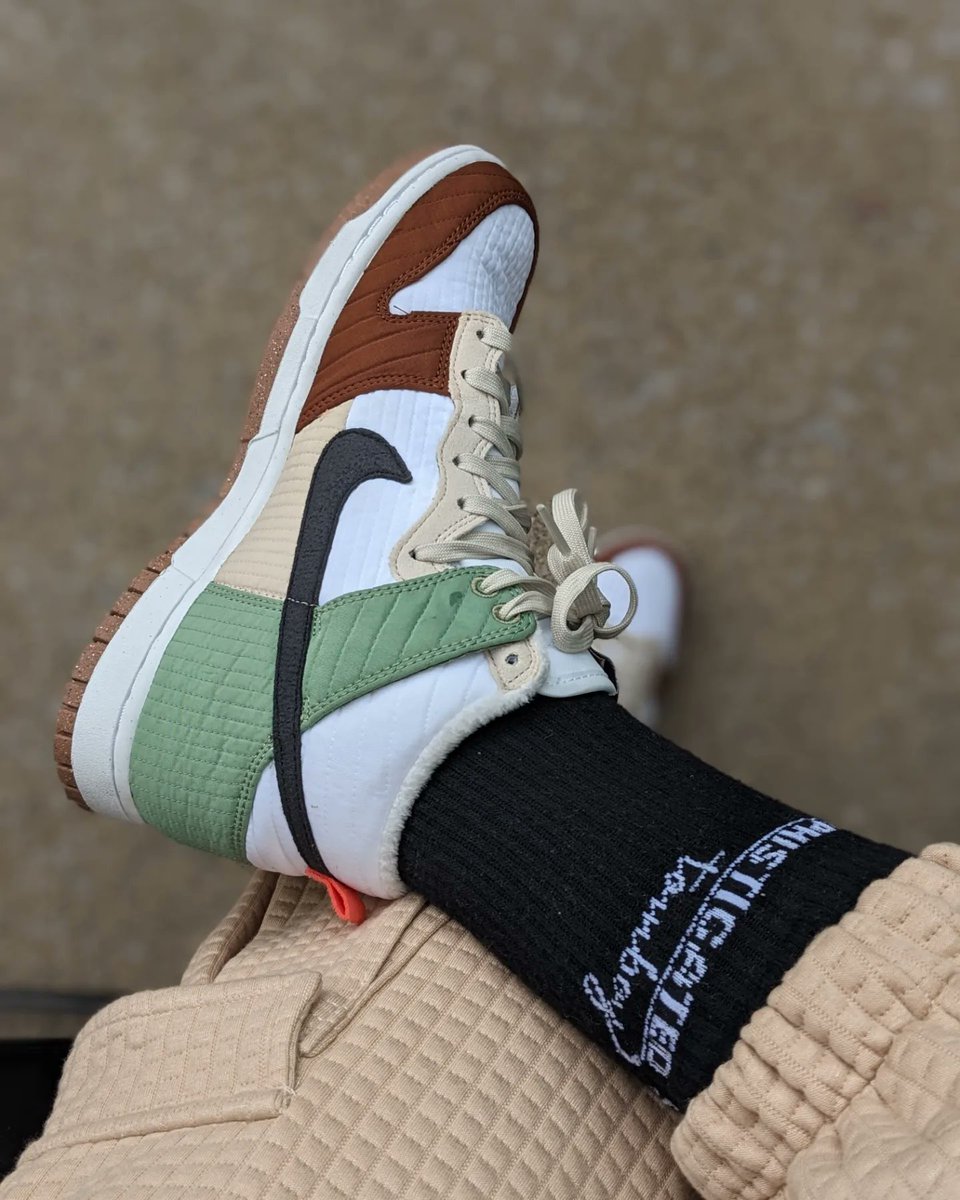 amcmath04's tweet photo. When it comes to supporting my cousin @leshelle10 and her brand @sophisticatedtomboy just know I am all in! #sweatshirtset #fallmusthave #EA #VIPSTCousin #KOTD #Nike #DunkHigh #Toasty #ashwithkicks #wearyourshoes #yourshoesaredope 

👕👖🧦👜 @sophisticatedtomboy https://t.co/Jr4D2LjkI8