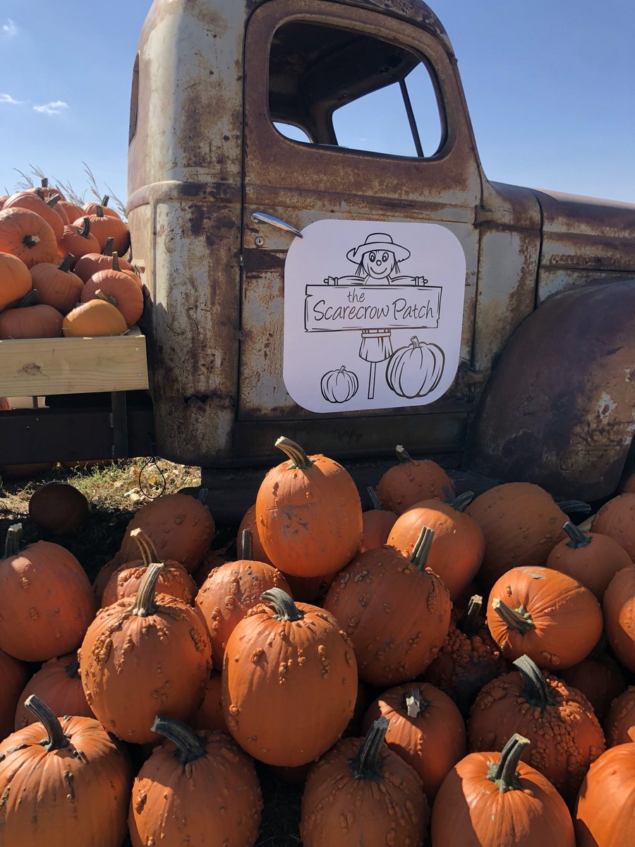 mattymattradio's tweet photo. Long day…..but good day at the patch. Thanks to all who came to see us today! #StLibory #TheScarecrowPatch https://t.co/BuNieUT6gc