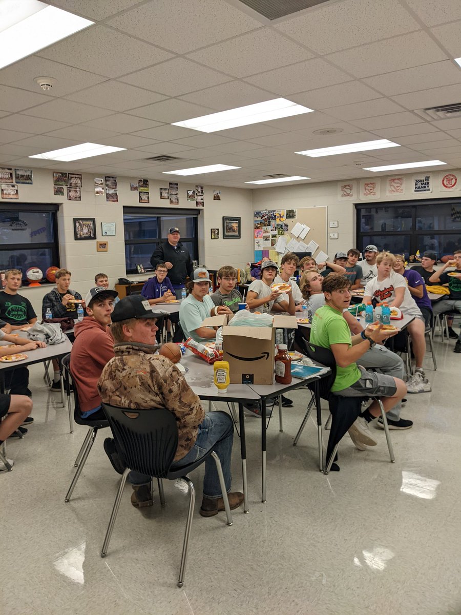 FootballHsa's tweet photo. Thanks @SouthDakotaBeef #buildyourbasewithbeef. Kicked off the playoff run tonight with some high protein beef sponsored by the South Dakota Beef Council . Team meals are always a lot of fun!!! https://t.co/p4DGVbTUWI