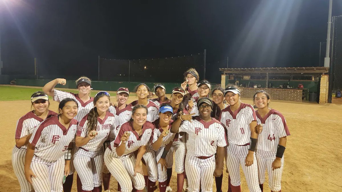 HotshotsPacheco's tweet photo. That sun in October was just as bad as it was in July,  🥵 we ended a solid weekend as Champions 🏆   7-0 very proud of the Effort and Attitude these girls brought!!  #pfsoftball https://t.co/nMGp4haAh6