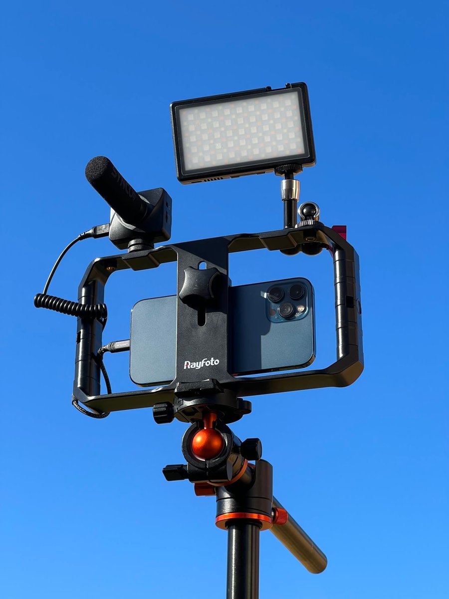 SYNCOMicrophone's tweet photo. From meeting blue skies to recording my winter,
Have a good day, my never seen friends❤

📸Photoed by: @ Jason Berge
🎆Set Up: #SyncoU3
👍Learn more: https://t.co/maAaOaWngy

#photographylovers #PhotoOfTheDay 
#vlogger #MondayMorning https://t.co/c9JUB9SZeb