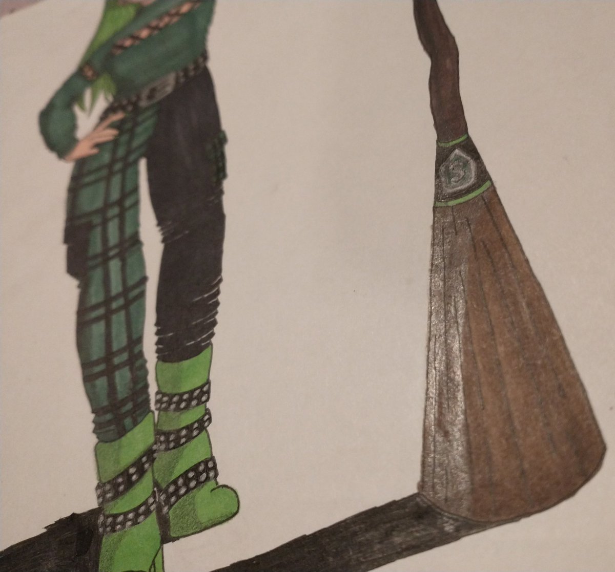 BudlongSly's tweet photo. Here's a preview of my #Halloween drawing 🐍 Slytherin is the first one done of course, but there will be more to come for the other three houses 💚

#SlyD3signs #HarryPotter #HarryPotterStyle #HarryPotterFashion  #HogwartsHouses #Gryffindor #Hufflepuff #Ravenclaw #Slytherin https://t.co/OOtndgz62S