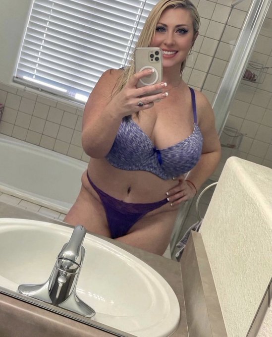 Watch Nita Marie's leaked NSFW photo on TwXstars