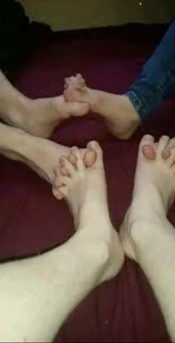 PotatoCorp_YT's tweet photo. @goAtei13gang The feet force https://t.co/XsajHC8PlU