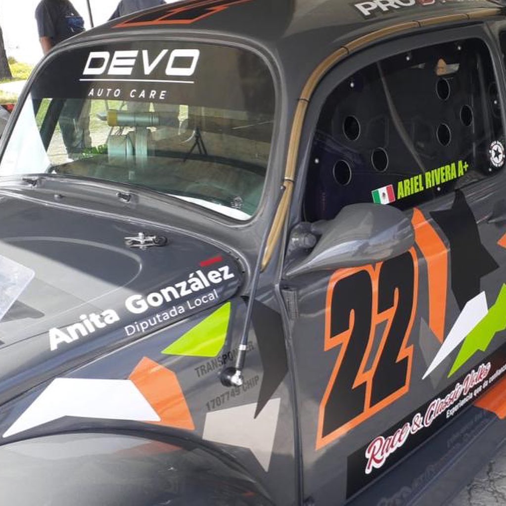 annagzz's tweet photo. Felicidades Ariel Rivera por ese 2do Lugar en la Categoría Pony 2 1800cc
Un placer rodar hoy contigo 🏁
¿Ya vieron lo maravilloso que está el vocho?
#carrrera #raceday #vocho #vochito #1800cc #race https://t.co/mpGDFBZpfu