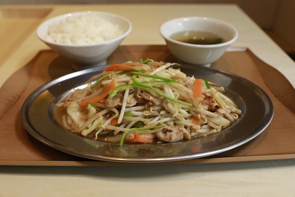 本日の営業時間
11:00-15:00
17:00-21:00

柚子胡椒がピリッときいた肉野菜炒め！
サッパリだけどご飯がすすむ🍚ゆずこしょうポン酢味

週初めのランチ、ディナーに是非！！

今週もよろしくお願いします！

#ベジー太心斎橋店
#肉野菜炒め #羽釜炊きご飯
#心斎橋ランチ #ガッツリ系
#二郎系 #背脂