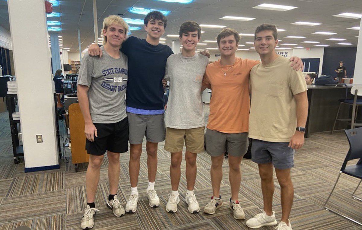 DONATE TO SEE THESE BOYS SHAVE THEIR HEADS FOR BREAST CANCER AWARENESS!!!!!! link is in @clabocrazies instagram bio💓💓💓