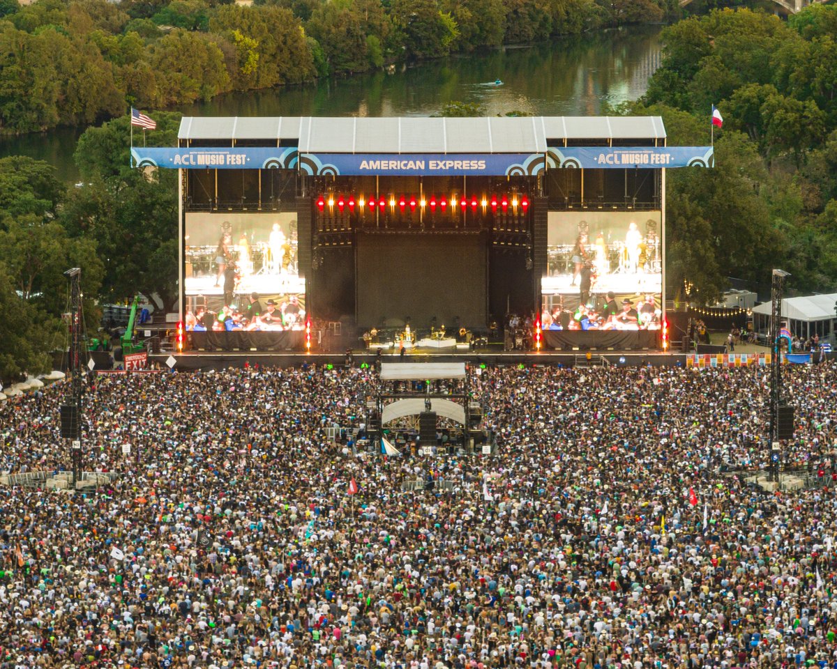aclfestival's tweet photo. We watched our wildest dreams come true ✨ @paramore https://t.co/tzbYjVLqwK