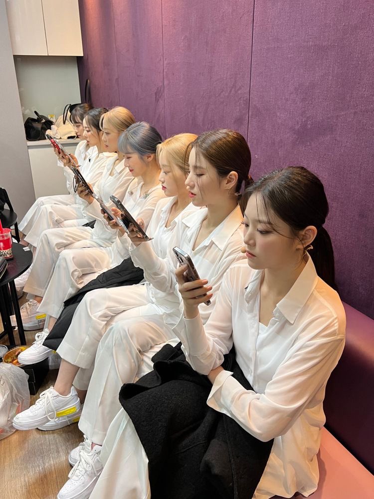 loona playing superstarloona 
#LOONA #이달의소녀