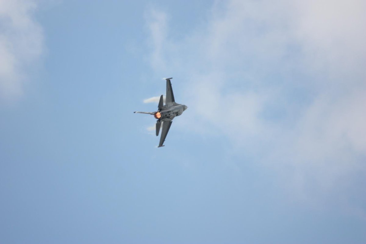 Owen21390900's tweet photo. F-16 fighting falcon 🦅🇺🇸 https://t.co/ER64HP5I6M