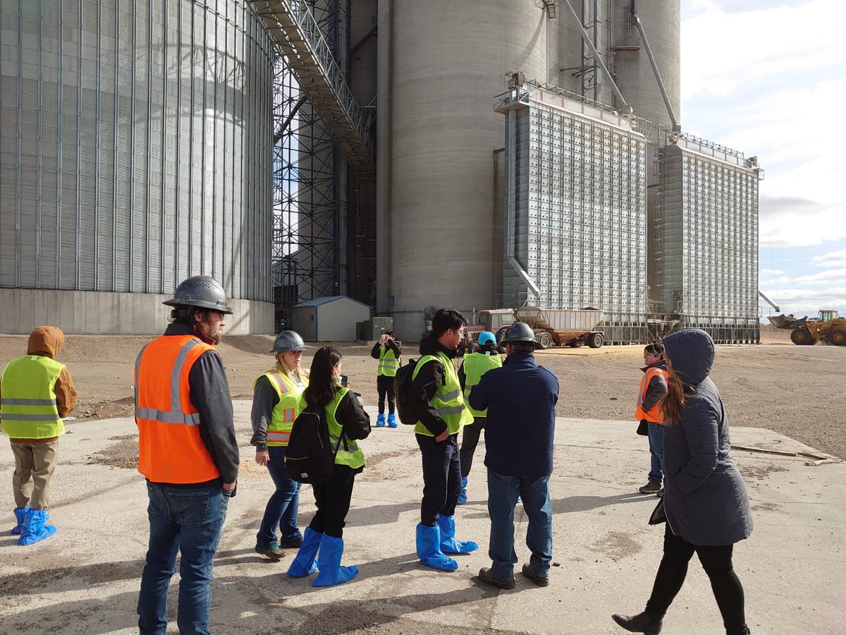 usgc_jpn's tweet photo. Japan trade team visited Columbia Grain elevator in ND. Still it’s cold! #Exex22 @usgc https://t.co/jrc9ZmlD9n