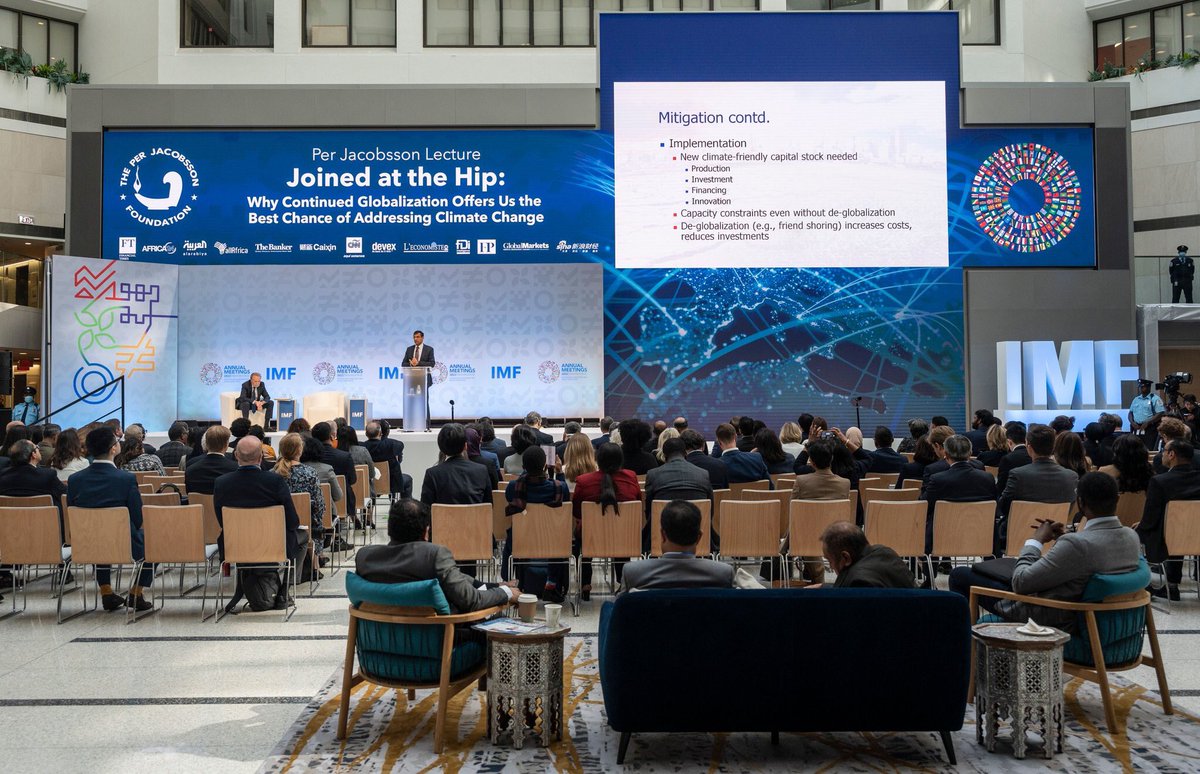 Thierry_Kame's tweet image. Excellent #PerJacobsson Lecture by Prof. @RaghuramRRajan, The #Governor Talks, by Anne-Marie Gulde-Wolf of #IMF #Asia, and #CBCD Analytical Corner👏🏿

 #IMF2022