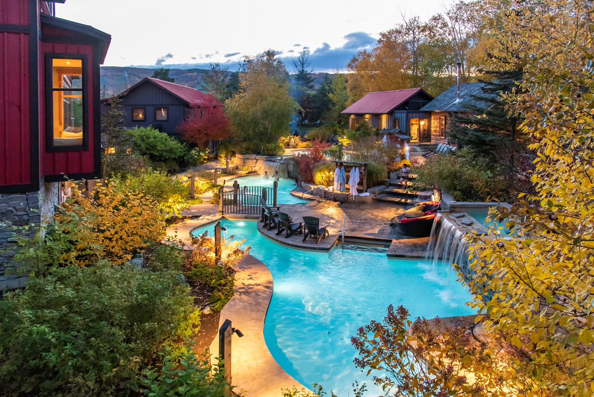 ScandinaveBlue's tweet photo. Visiting @ScandinaveBlue in the Fall includes unique views of the #NiagaraEscarpment … plan your visit for more space, relaxation and nature. #shhhrelax #fallcolours #DestinationOn https://t.co/bUCnBZXxgv