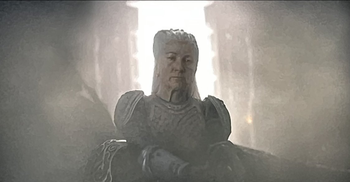 ManderzLeigh's tweet photo. I’ve never wished for my TV to be able to hear me more than when I was screaming DRACARYS at it, at this moment 🔥#HouseOfTheDragon #HouseOfTheDragonHBO #thequeenthatneverwas https://t.co/7cKocph03J