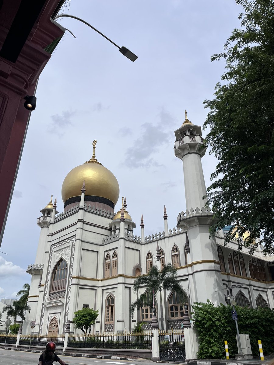 aimshah0509's tweet photo. RM50 boleh jalan singapore. Biar betul.

Yup, tak perlu kaya pun nak pergi travel yang penting ada ilmu dan rajin explore tips and hacks dia…. So korang yg nak start travel post-Covid ni bole lah try Singapore untuk permulaan. Korang RT sat nanti aku share trip aku https://t.co/rLYmPyXWEI