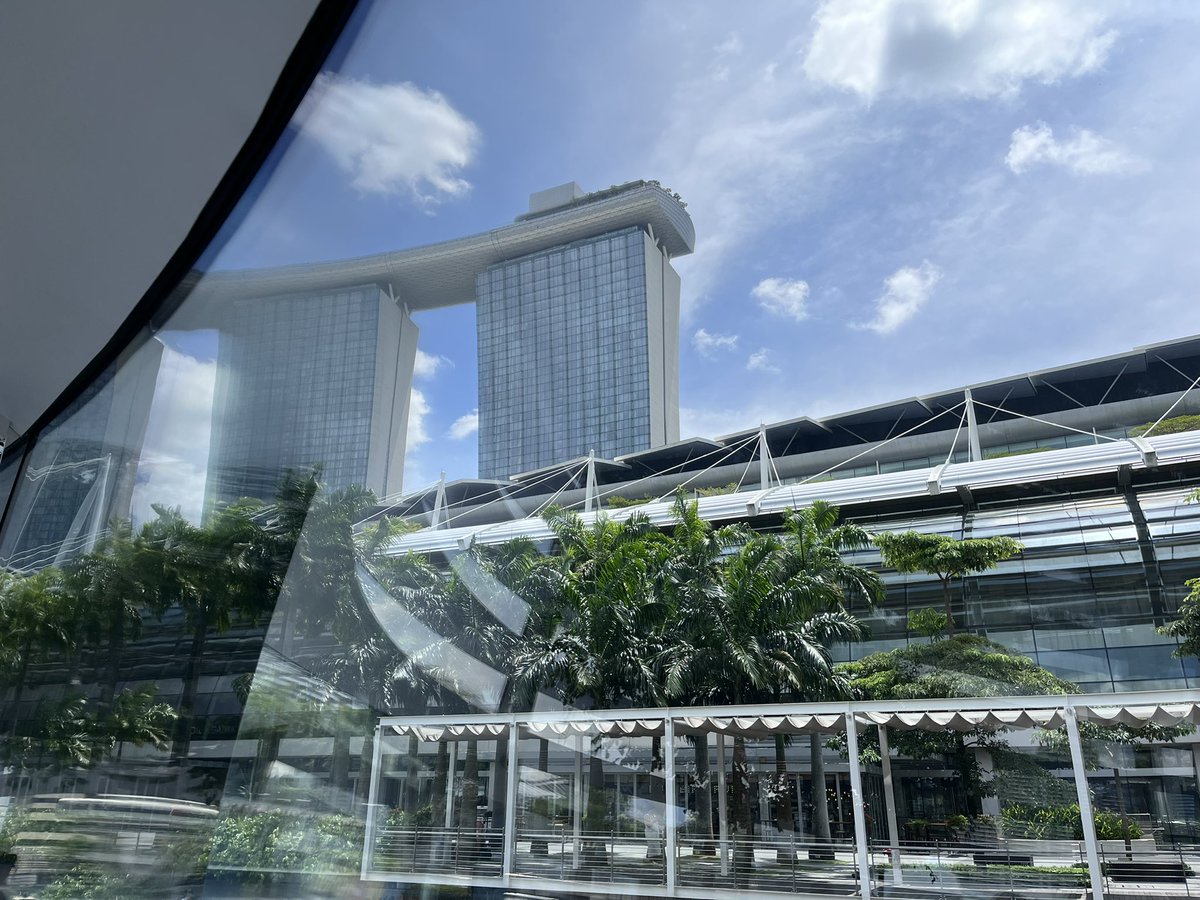 aimshah0509's tweet photo. RM50 boleh jalan singapore. Biar betul.

Yup, tak perlu kaya pun nak pergi travel yang penting ada ilmu dan rajin explore tips and hacks dia…. So korang yg nak start travel post-Covid ni bole lah try Singapore untuk permulaan. Korang RT sat nanti aku share trip aku https://t.co/rLYmPyXWEI