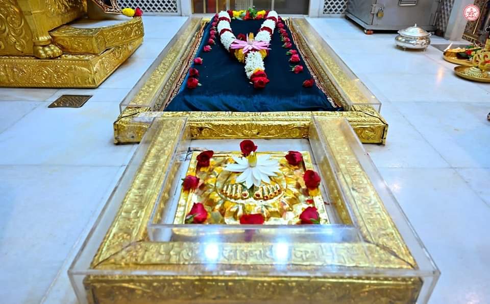 DATTASAITEMPLE's tweet photo. Shirdi Kakad Harathi Darshan(17.10.22) Monday...

షిర్డీ కాకడ హారతి దర్శన్ 
(17.10.22)సోమవారం.....

#saibabaofshirdi 
#shirdi #shirdisaibaba #shirdisai #shirdidarshan #shirdisaibabatemple #shirdibaba  @DATTASAITEMPLE @SSSTShirdi #Twitter #saibabaphotos https://t.co/lm00nbQh4E