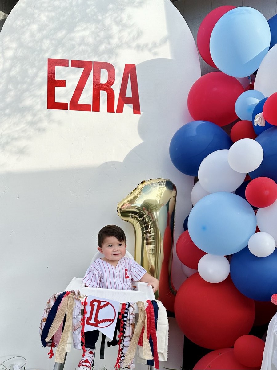 kimmriveraaa's tweet photo. Ezra’s Rookie Year ❤️⚾️💙 https://t.co/Y57EKmsyFW