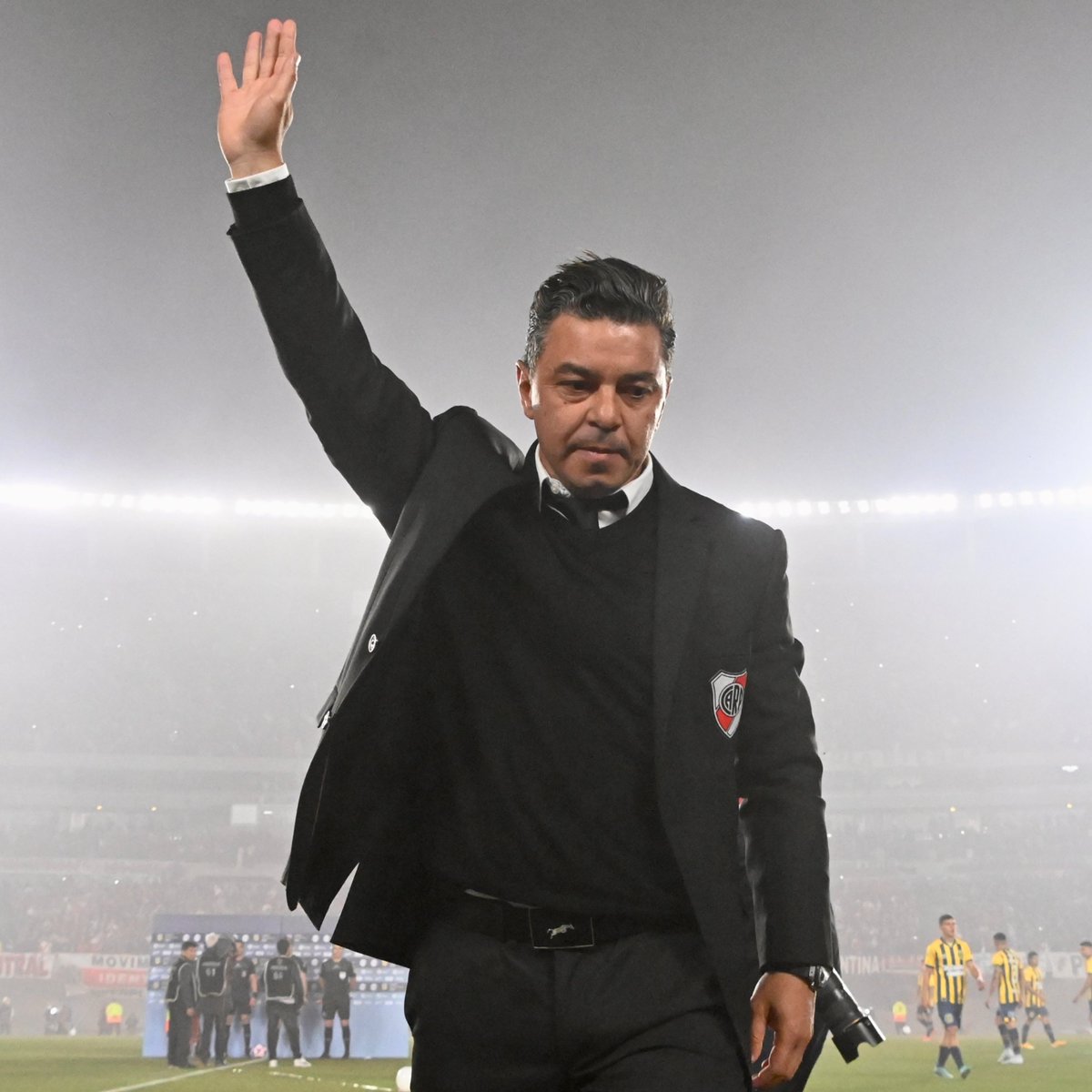 El fin de una era maravillosa. El mejor DT en la historia del Millonario se despidió de la que SIEMPRE será su casa. Por logros y juego, el famoso River Plate de Marcelo Gallardo NUNCA será olvidado. Sencillamente LEGENDARIO.