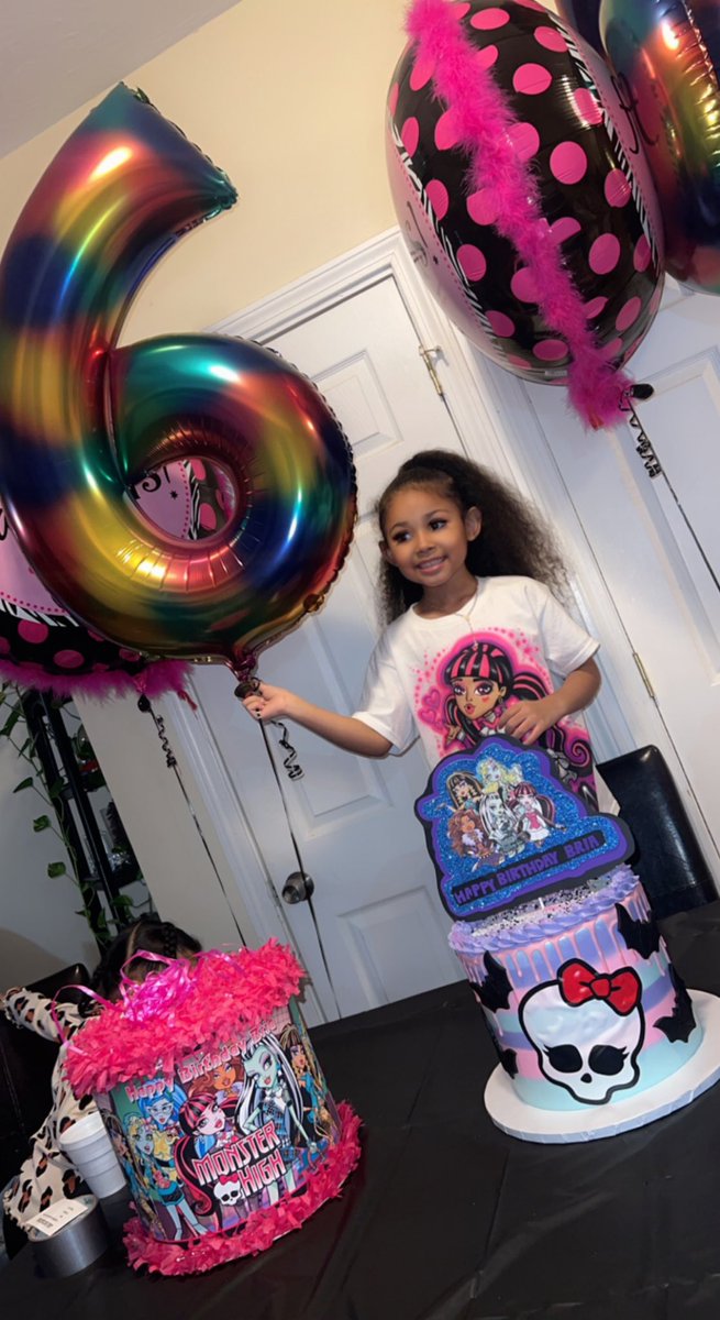 LBoogiie's tweet photo. On another note we celebrated my niece Today 🥰❤️.. Titi loves you Bria 😘✨ https://t.co/7xpv1IBV33