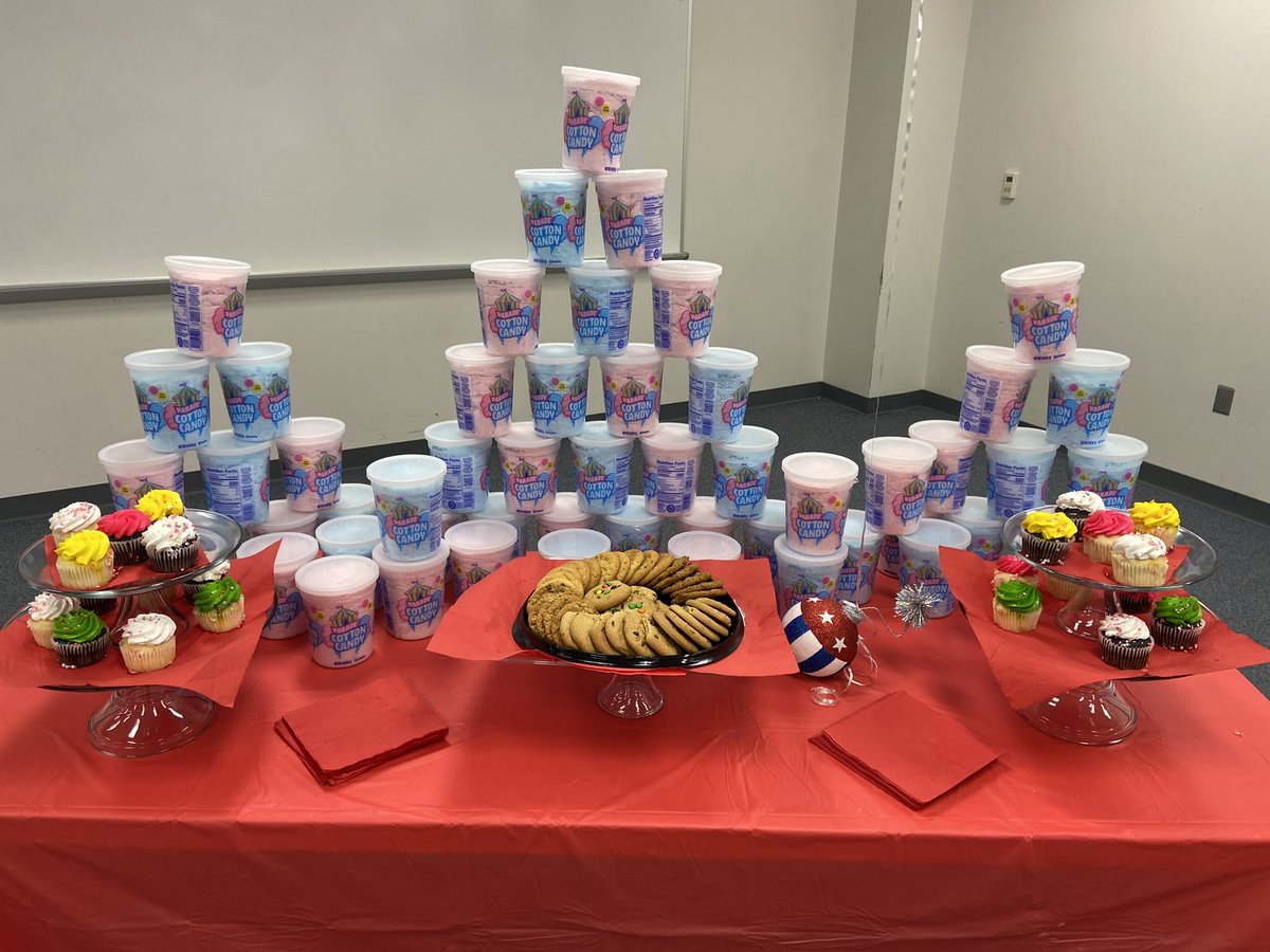Jessica_Ann_28's tweet photo. The @PTSACHCA Hospitality Committee hosted @collegiate_ch’s 1st faculty luncheon of the school year! 12th &amp; 9th grade parents helped make the State Fair of TX theme a success! Special thanks to Trea, Sonic of Cedar Hill for providing the tasty corn dogs! 

TY Hospitality Team! https://t.co/zv9RRUUKou