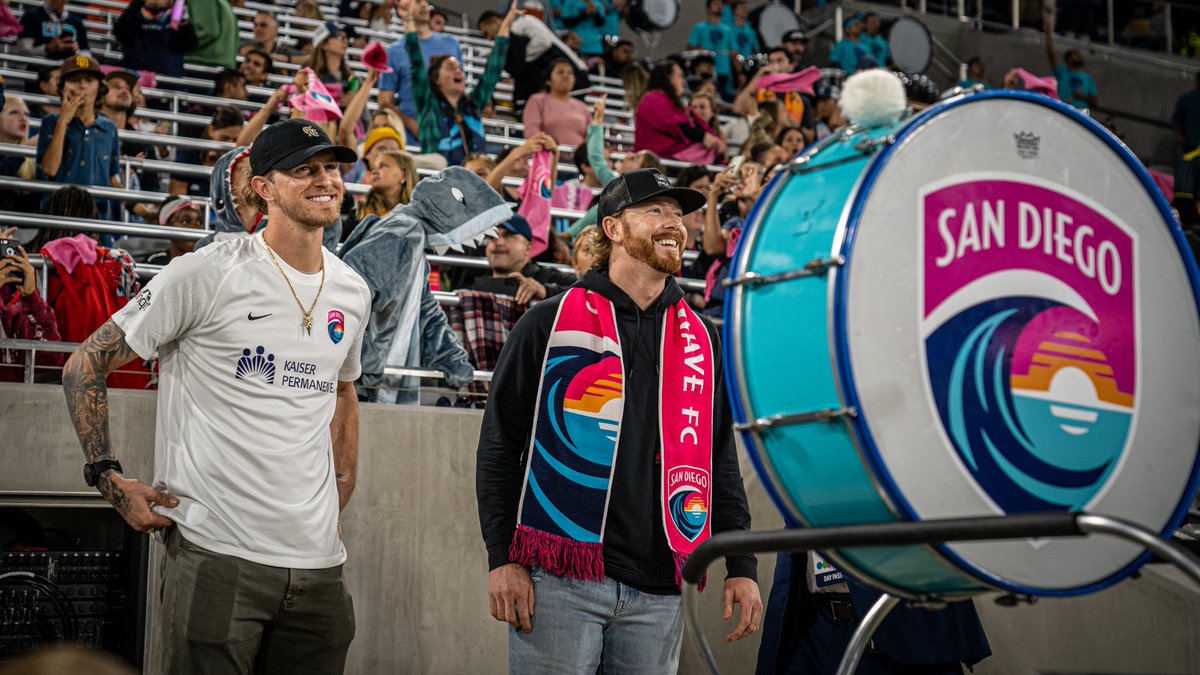 sandiegowavefc's tweet photo. it's a #LFGSD kind of weekend.

👋 @Padres https://t.co/ZaXdotVlBv